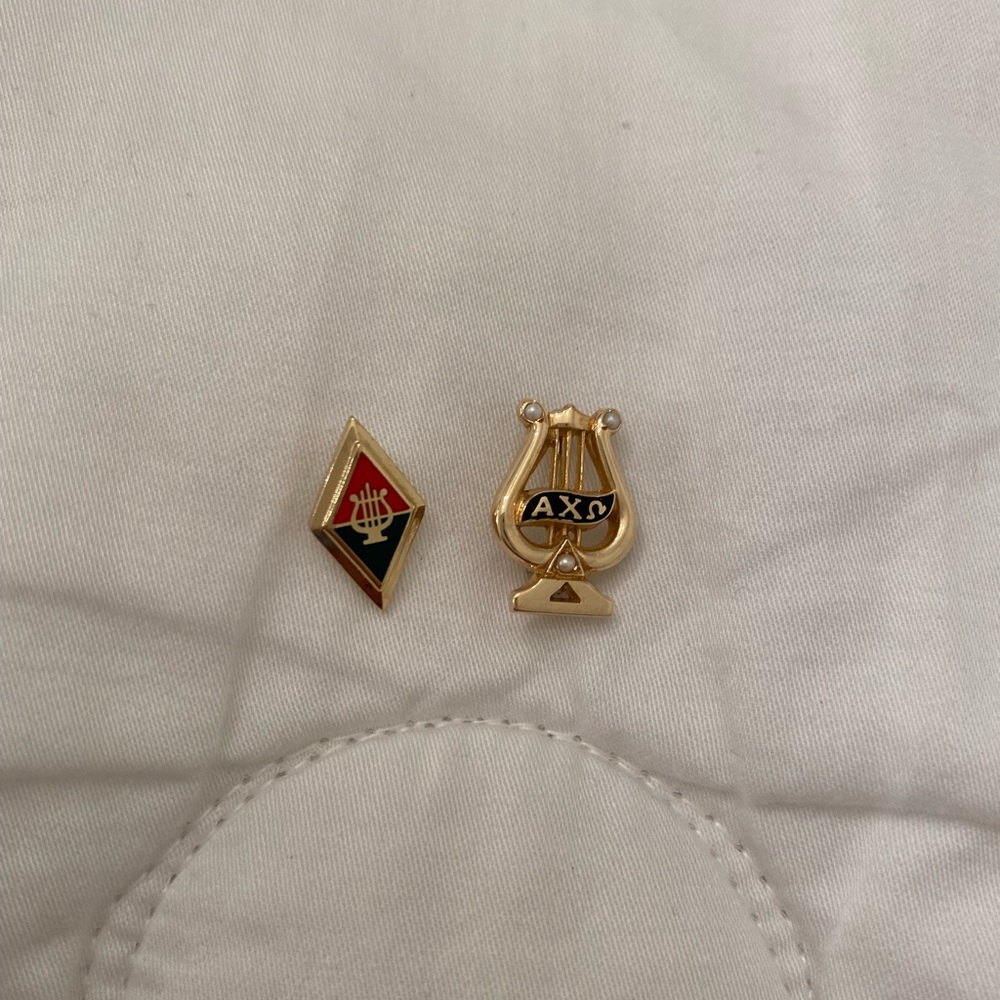 Alpha Chi Omega New Member Pins